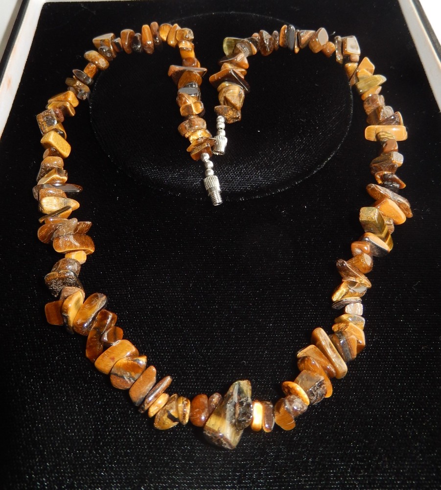 VINTAGE BROWN BRANCH NECKLACE