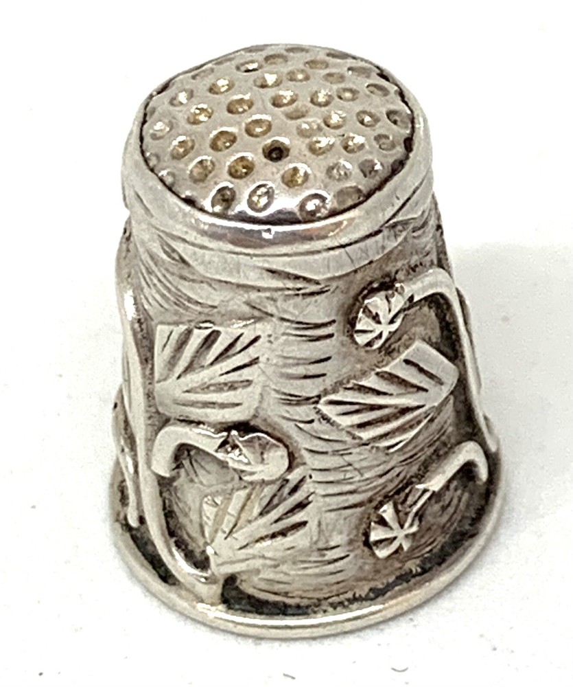 Vintage Sterling Silver Thimble w Raised Floral Design