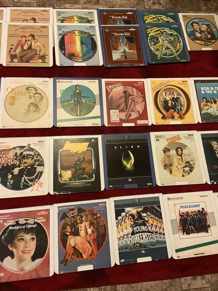 RCA Selectavision VideoDisc Player SFT W 100 System Powers On Untested + 45 DISC