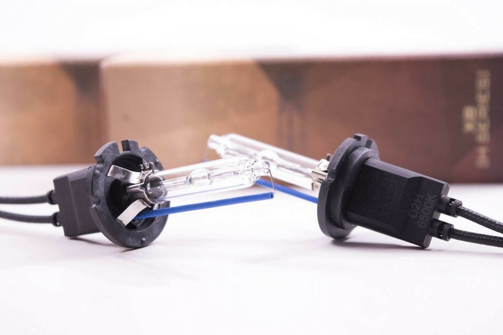 Morimoto XB D2H 5000K HID Bulb ( one pair ) Ice White