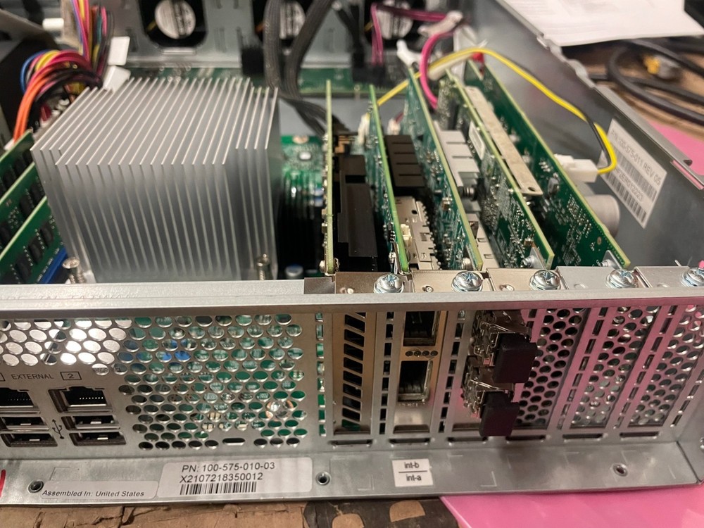 EMC Isilon X210 node 610-0018-06 no disk drives.