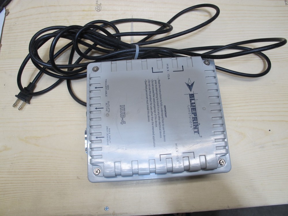 Blueprint Controllers HUB-4, 4 Light 240V Controller w/120V trigger cable