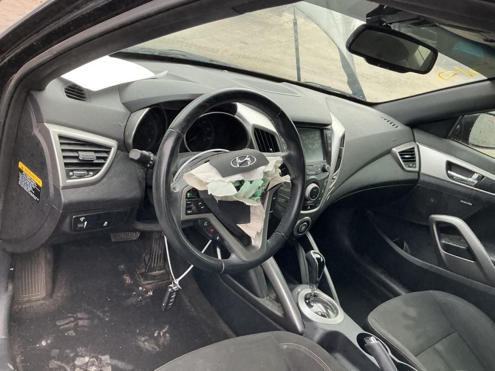 VELOSTER 2017 Glove Box 4968523