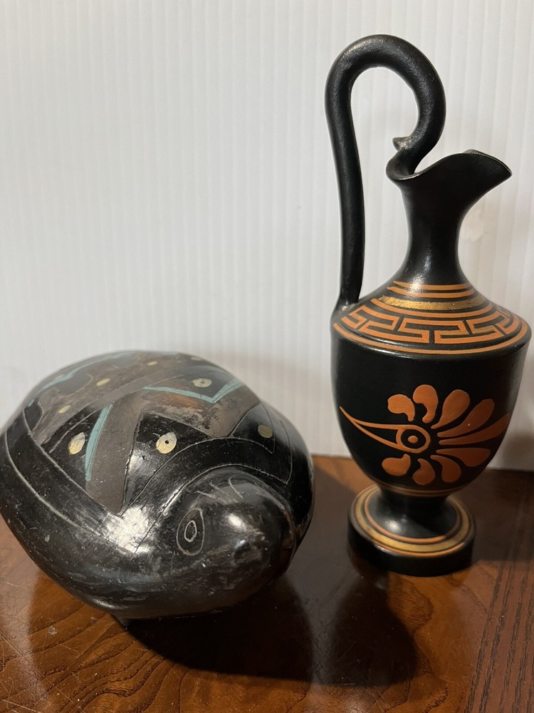 2 Aztec ceramic turtle and vase