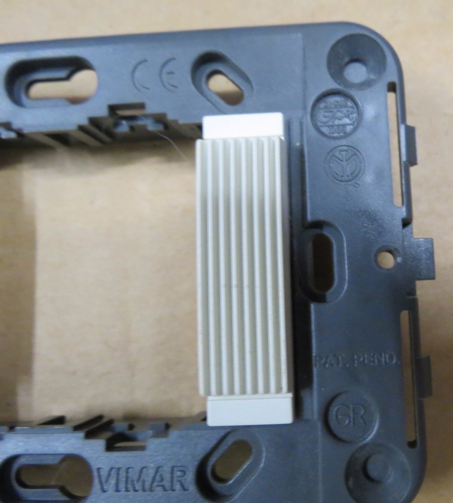 IDEA VIMAR MOUNTING FRAME with SMOOTH FRONT, 2 MODULES, WHITE #16722.L.B