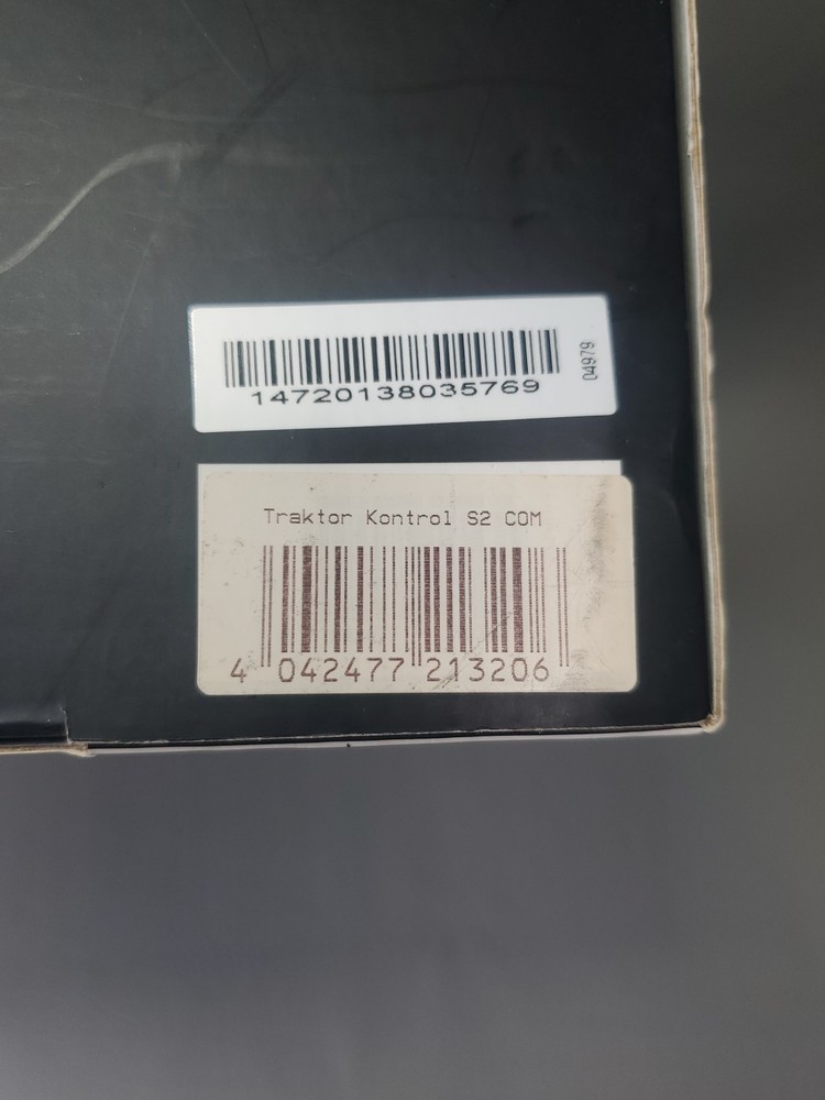 Native Instruments TRAKTOR KONTROL S2 DJ Controller