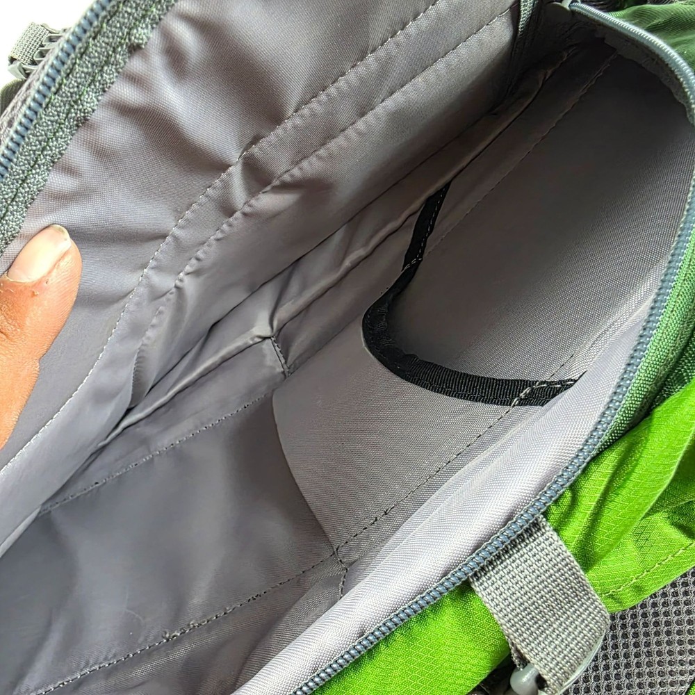 Camelbak Rim Runner Hydration Backpack Green Lightweight Hiking Pack Camping