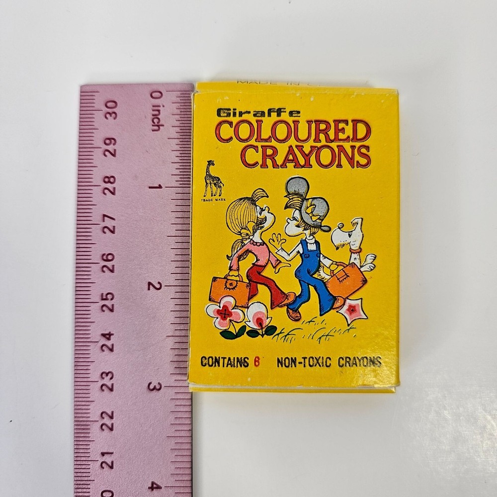 Giraffe Vintage Coloured Crayons 6 Count Mini Box Used