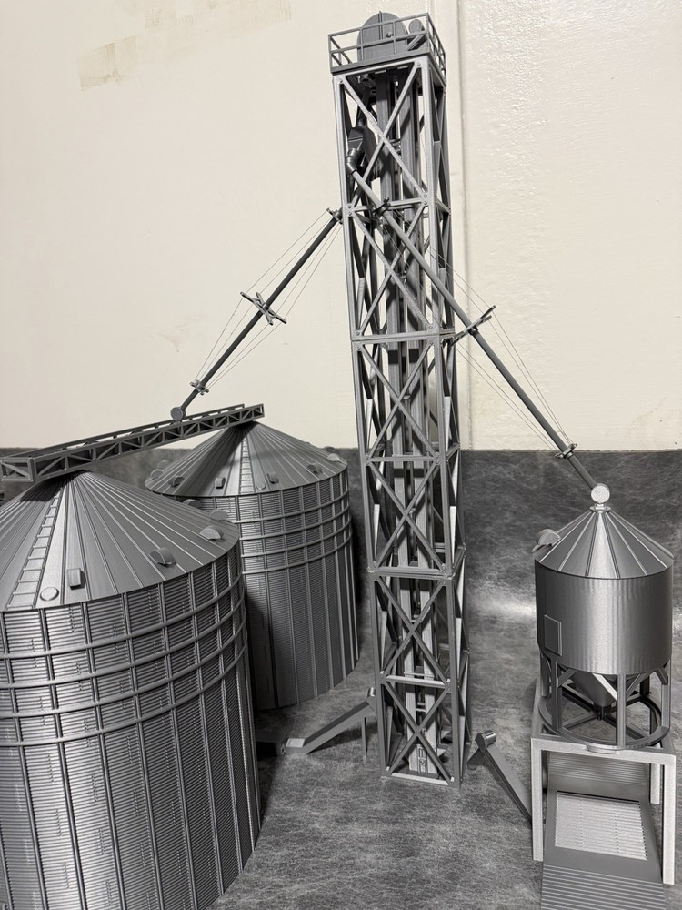 1/64 Dual Grain Elevator Leg W/Cage