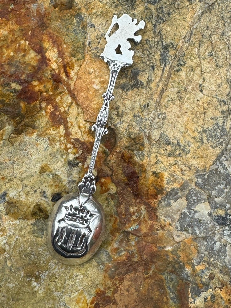 830 S Silver Lion Spoon