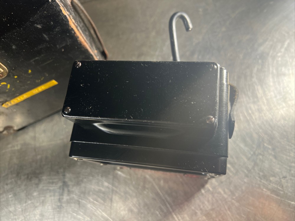 Vtg Weston Electrical Instrument AC Voltmeter Zero Corrector Model 433 With Case