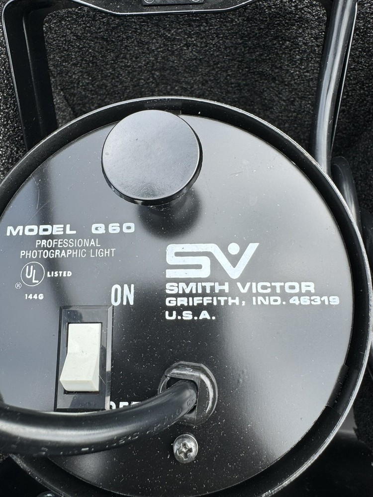 Used Smith-Victor Q60 BROAD LIGHTING KIT