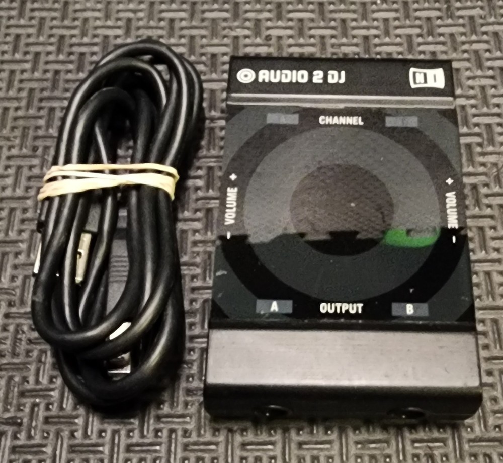 Native Instruments Audio 2 DJ - Interface audio USB