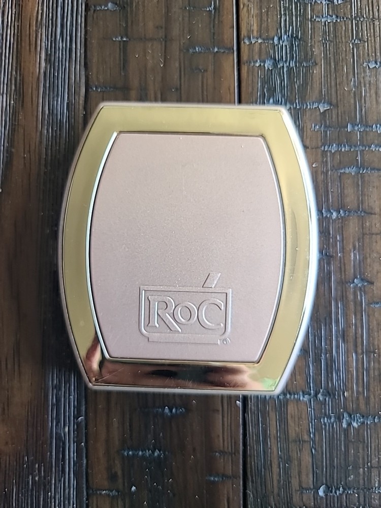 NEW Vintage ROC Compact Makeup Mirror