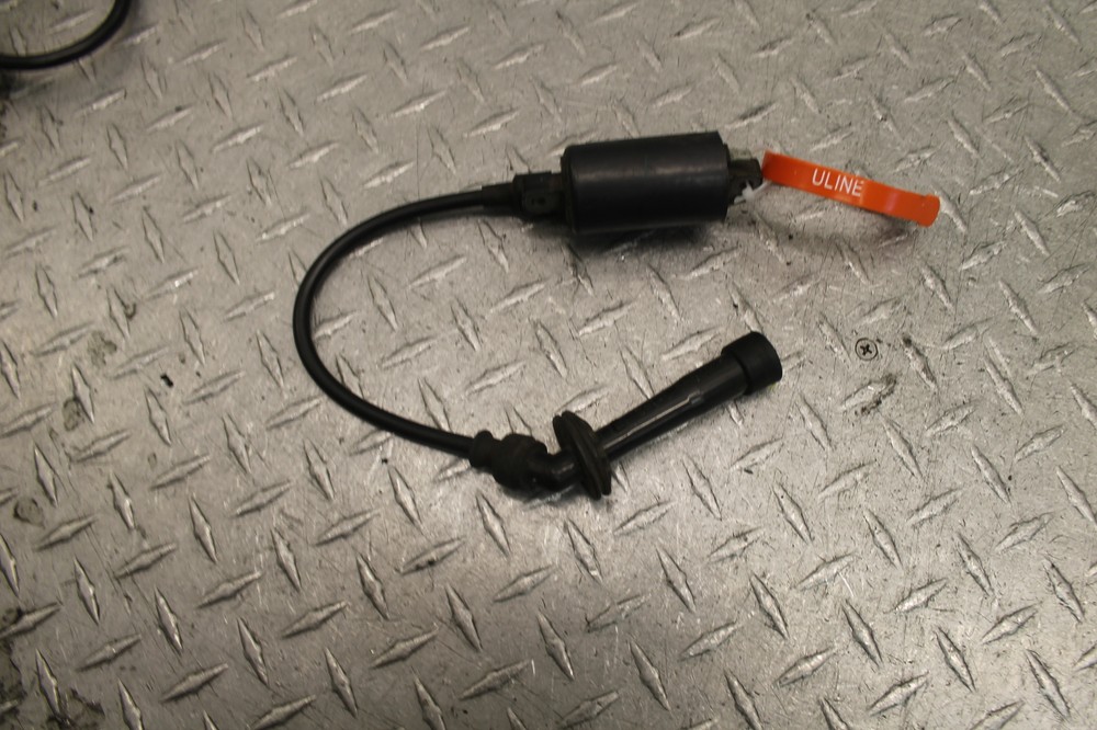 1997 SUZUKI TL1000S IGNITION COIL SPARK PLUG CAP