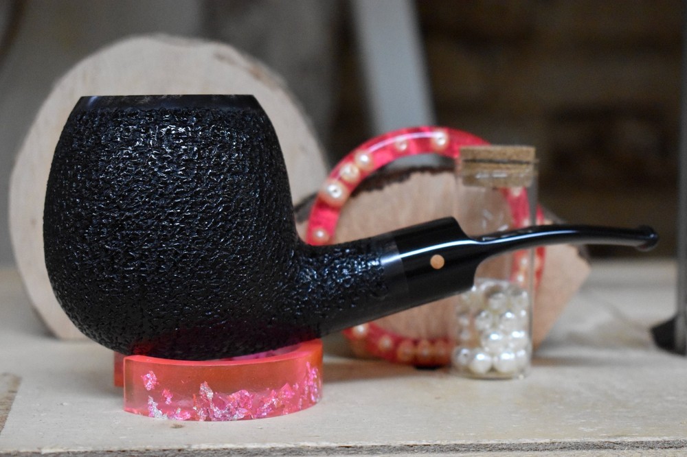 Moretti Pipe Huge Super Magnum Black Rusticated Freehand