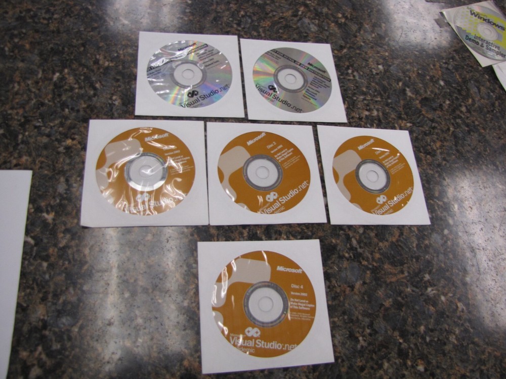 Microsoft Visual Studio .NET Academic 2002 -6 Discs