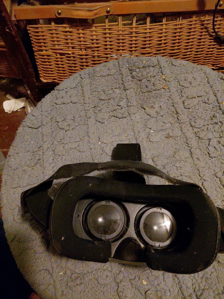 Cynoculars Virtual Reality Headset