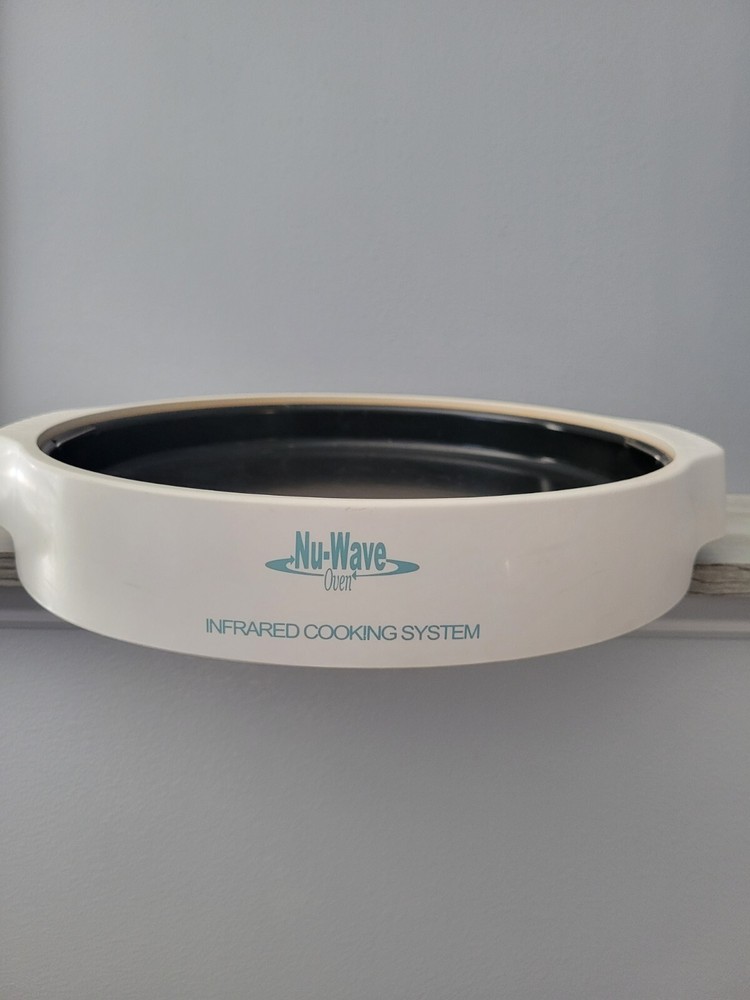 Nuwave Oven Replacement Plastic Base/metal Pan. Excellent Condition model 20302