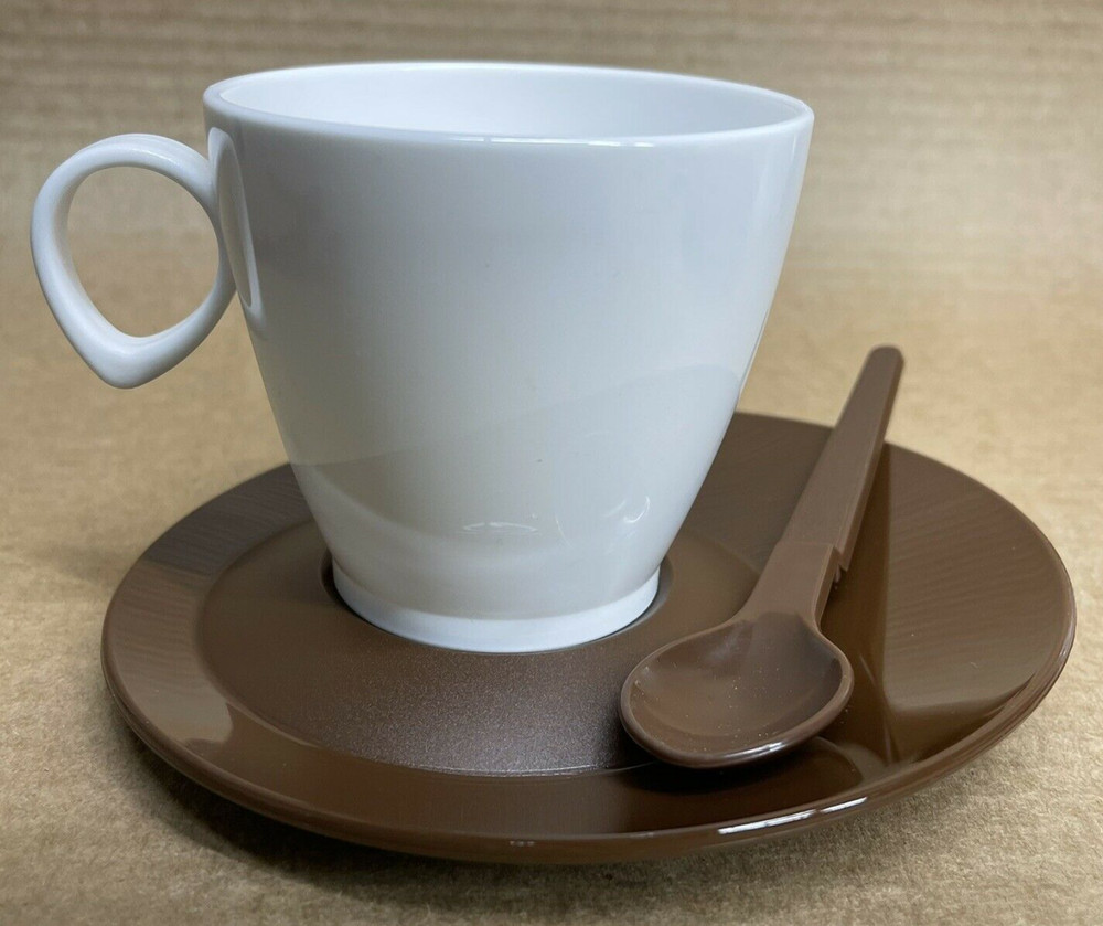 Tupperware Stackable Coffee Tea Mugs & Plates Brown & White Set Moments New