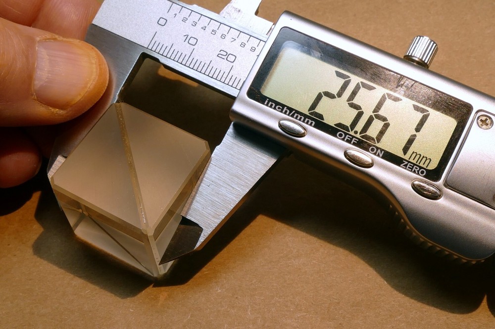 25.6mm Wire Grid Polarizing Cube 1" 400-700nm