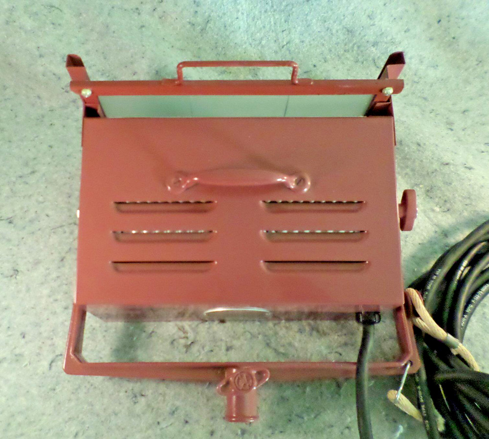 Mole-Richardson 1000 Watt Molequartz Broad Light (120 AC) (READ Listing)