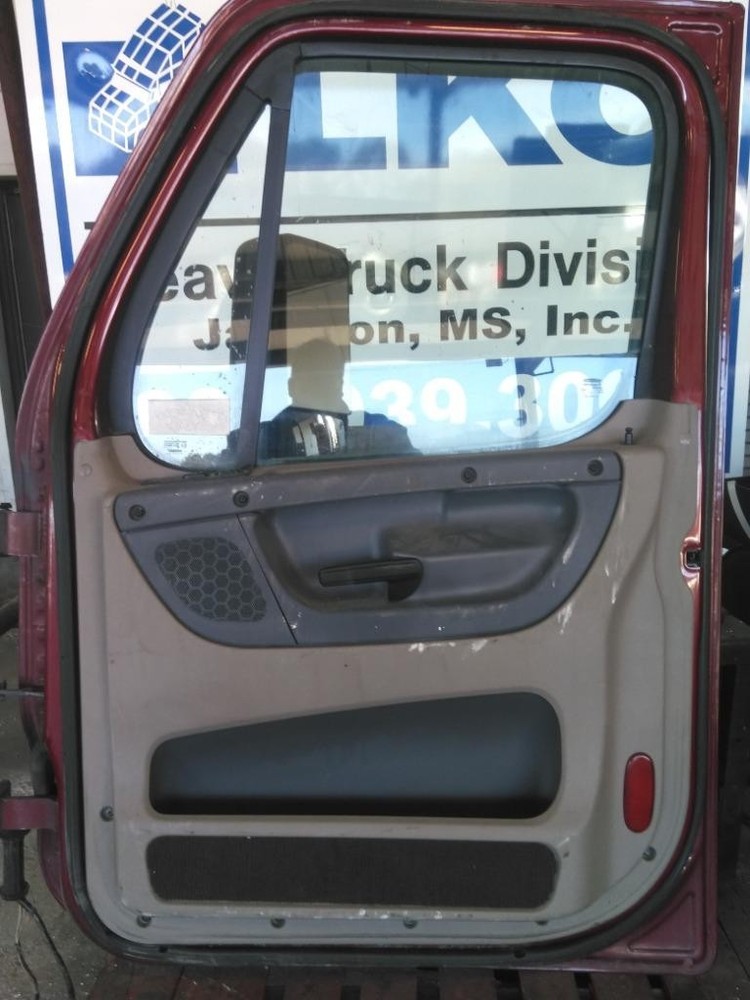 For 2018 FREIGHTLINER DOOR ASSEMBLY Right , MS