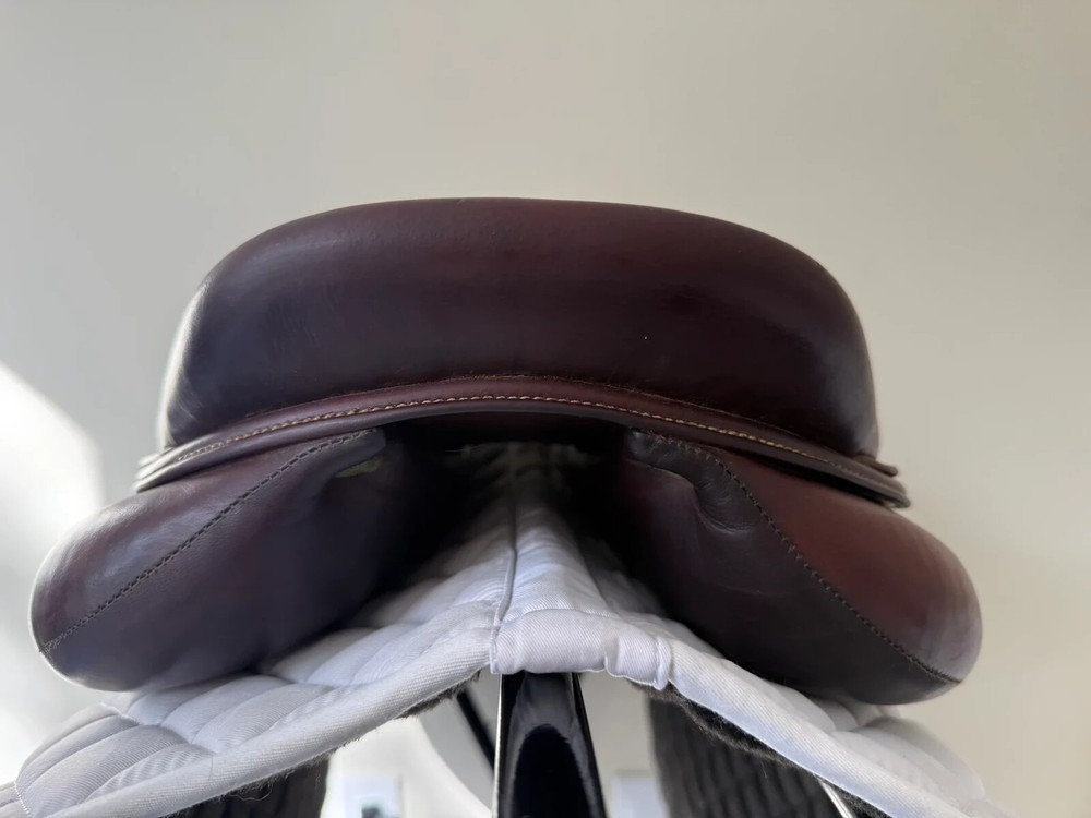 17.5 - 2016 Devoucoux Biarritz S, 2AA Flap, 4.5” Dot to Dot