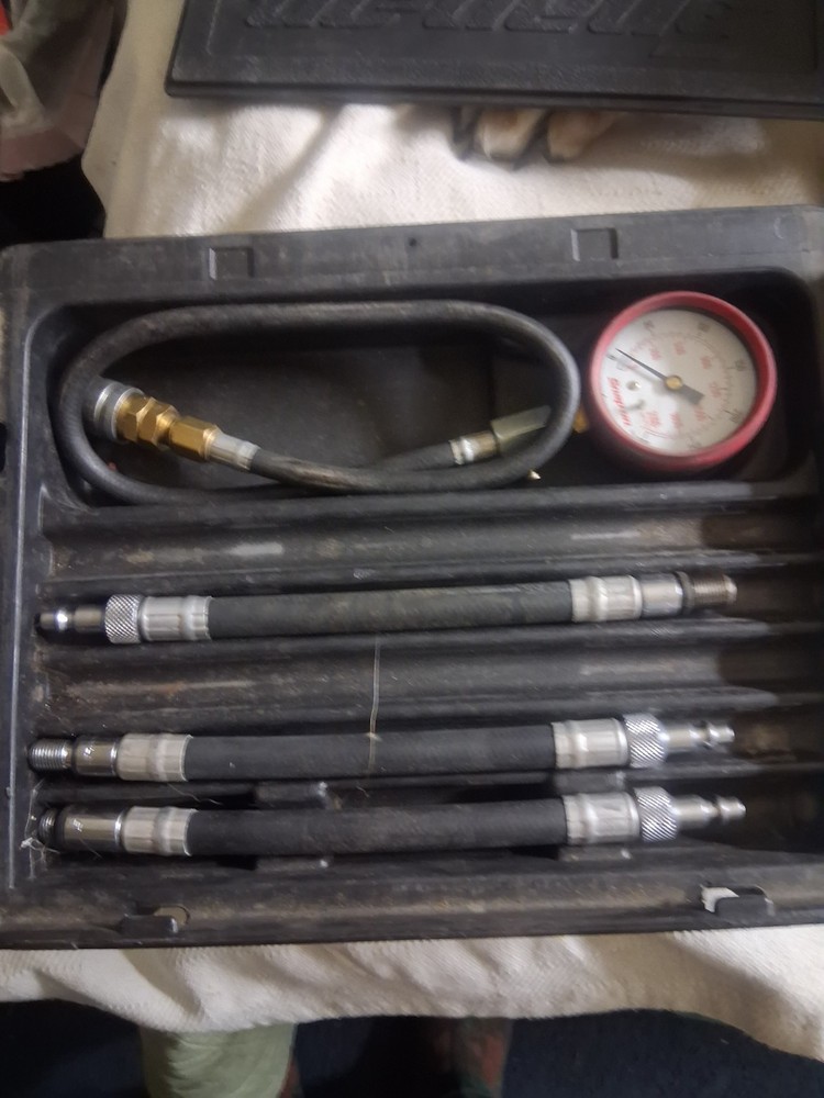 Snap-On Tools EEPV500 Automotive Compression Gauge Test Set