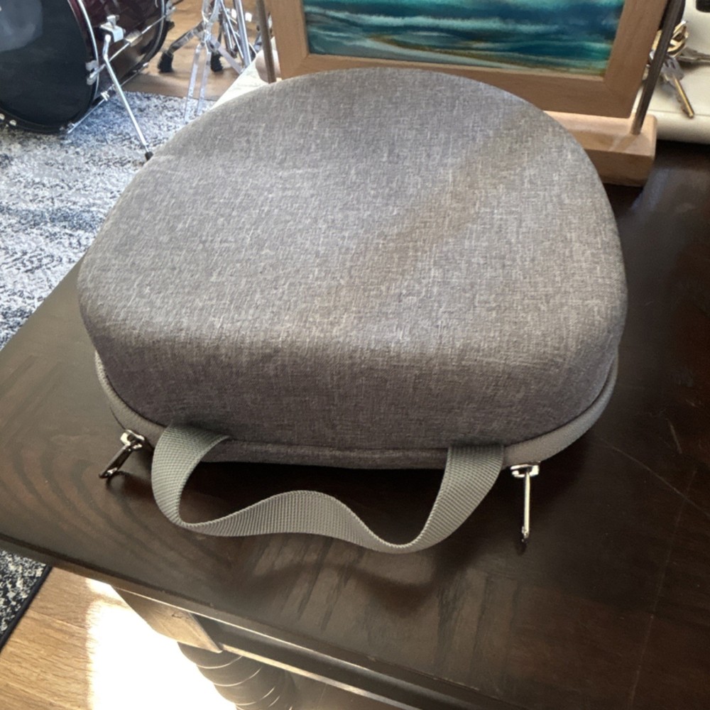 Raiace Gray Hard Shell Carrying Case with Molded Interior for VR Headset