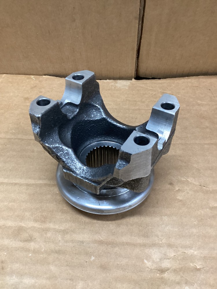 Yoke universal joint. GM/CUCV pn#3988524