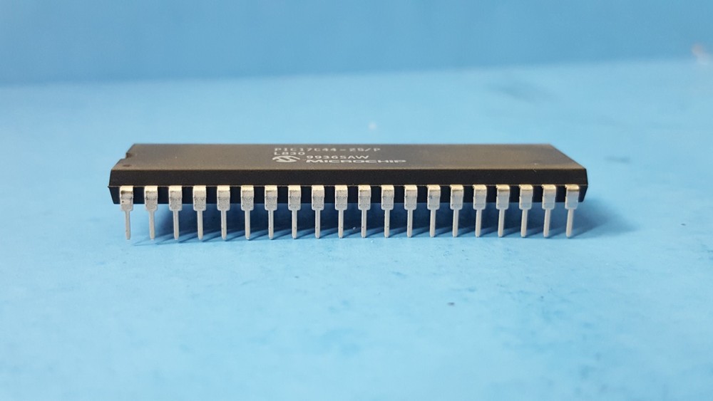 ONE PC- IC Microcontroller, PIC17C44-25IP, MICROCHIP, 8-Bit, 40PIN
