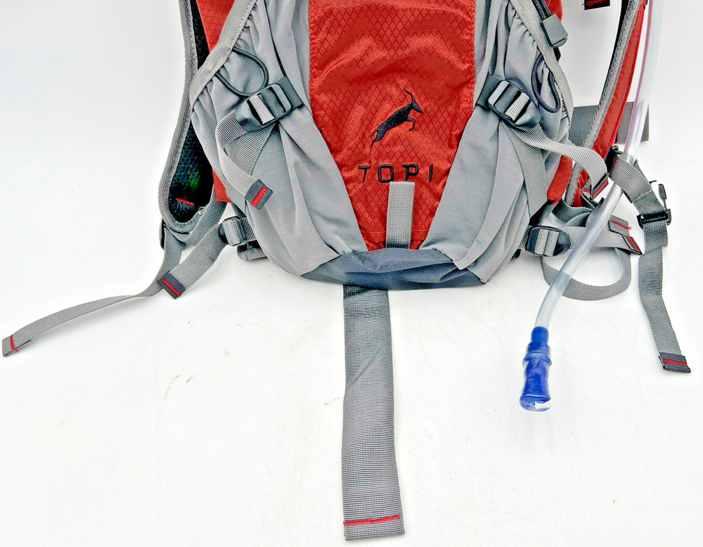 TOPI RIO HYDRATION PACK BACKPACK HIKING, CAMPING, ETC WITH BLADDER
