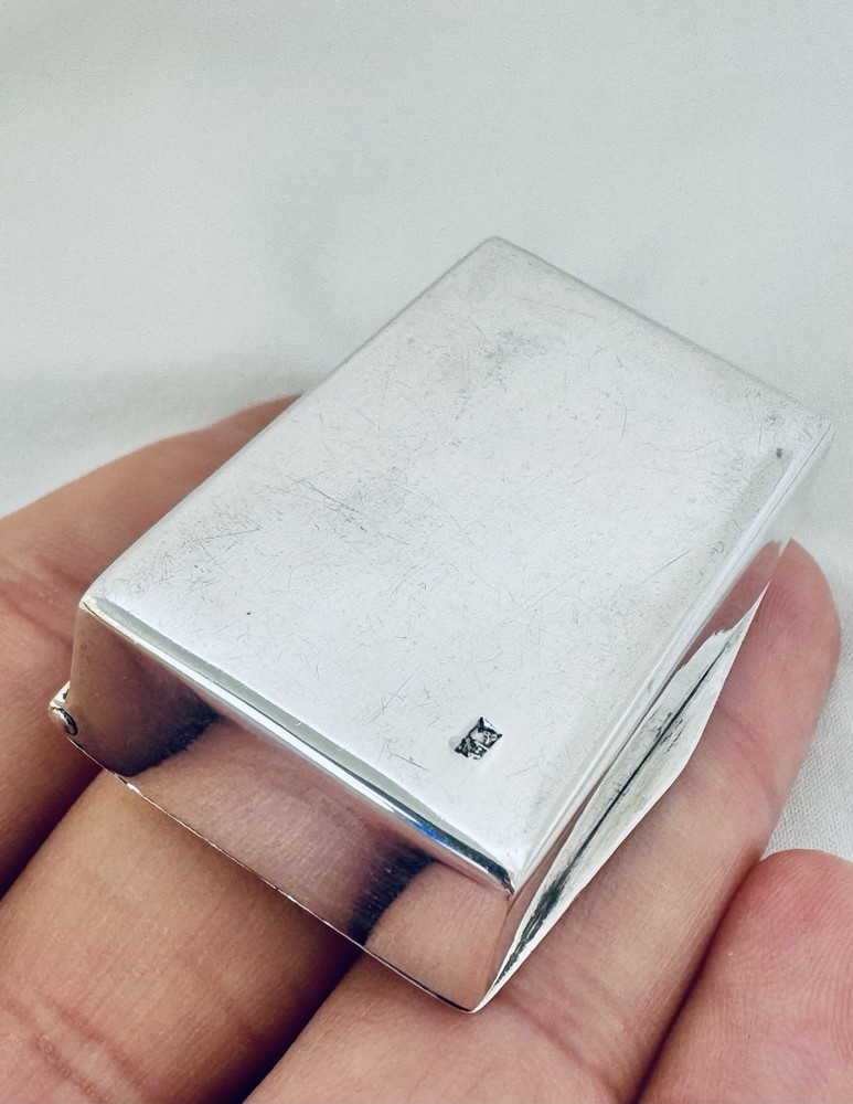 Vintage Solid 900 Silver Floral Design Pill / Snuff Box