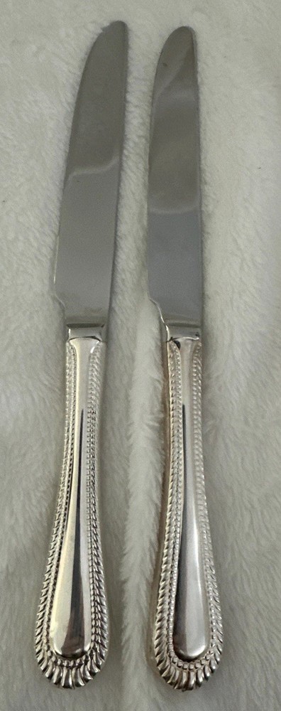 2 WALLACE Wickham Deep Silverplate Dinner Knife Flatware Fan Bead 9.5”