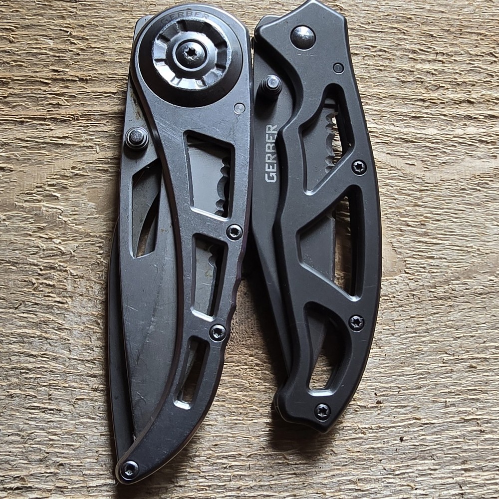 GERBER RIPSTOP I POCKET KNIFE PLAIN EDGE FRAME LOCK & PARAFRAME II