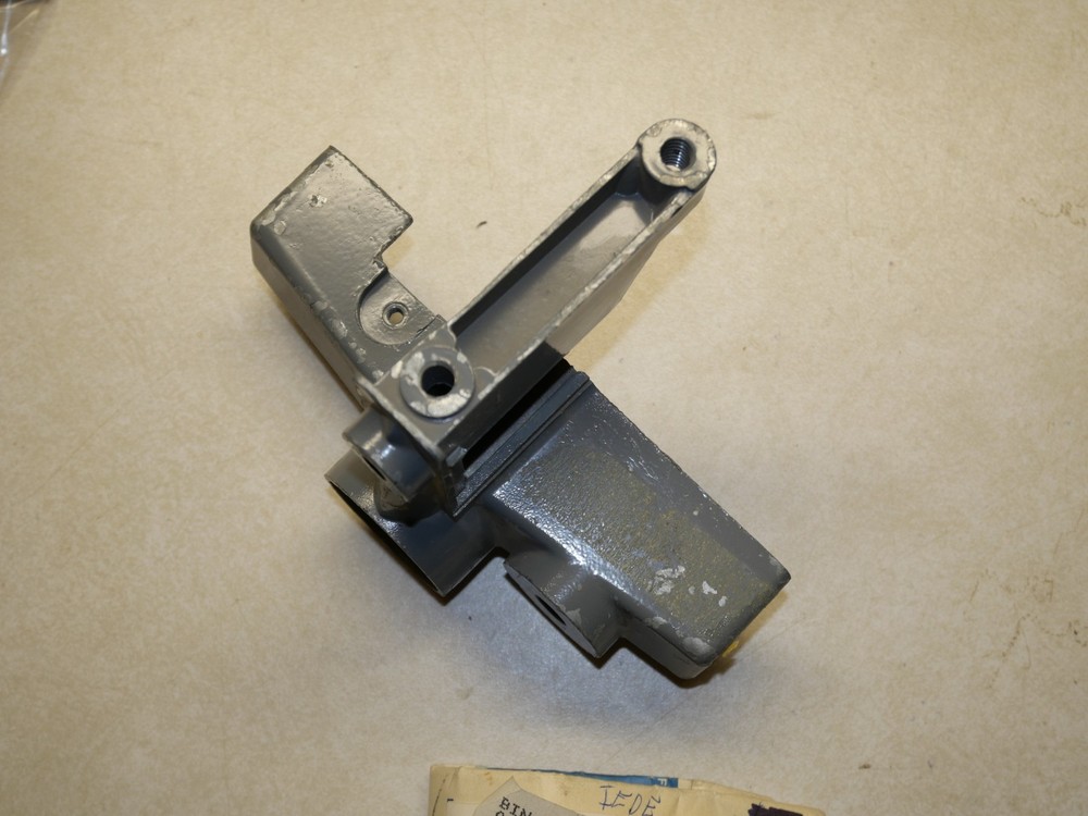 Delta 422-02-084-0004 Front Clamp Block