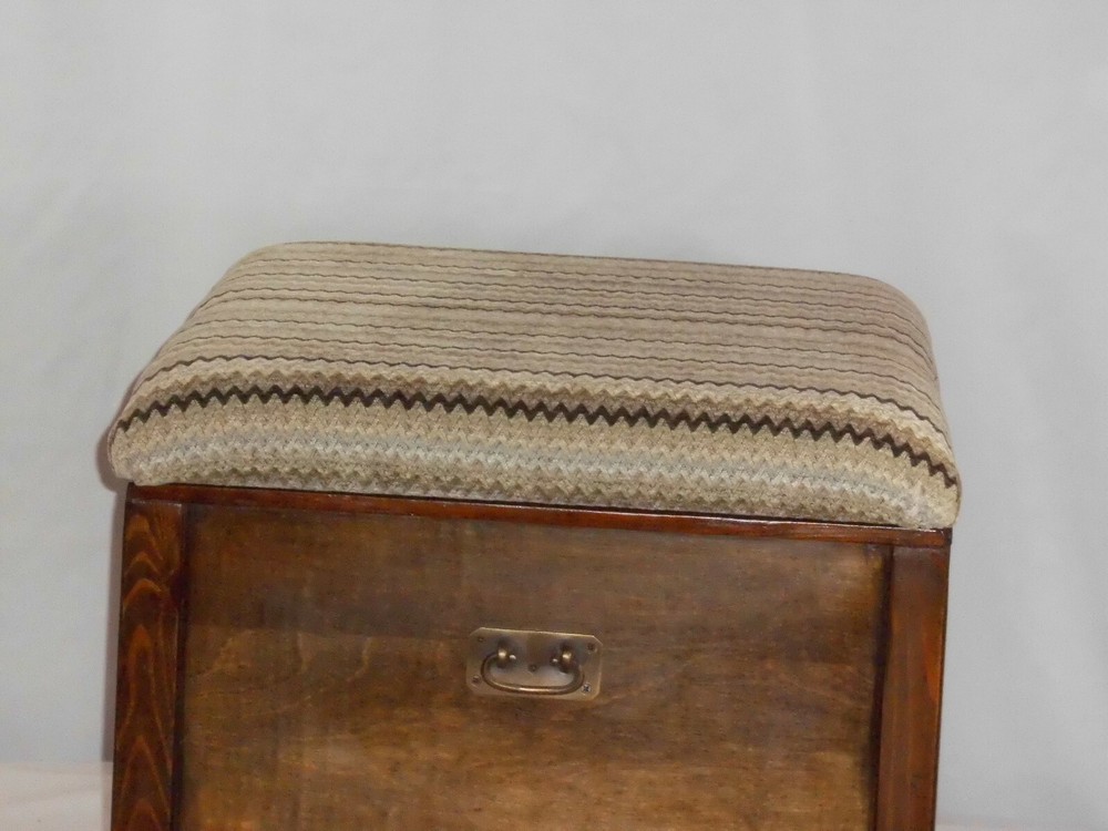 Little Brownie Ottoman/ Storage Box (Primitive)