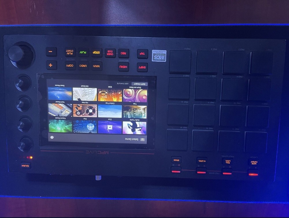 Akai Professional MPC Live