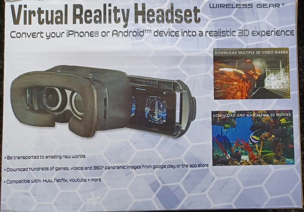 Virtual Reality Headset by Wireless Gear Realistic 3D Experience small tear