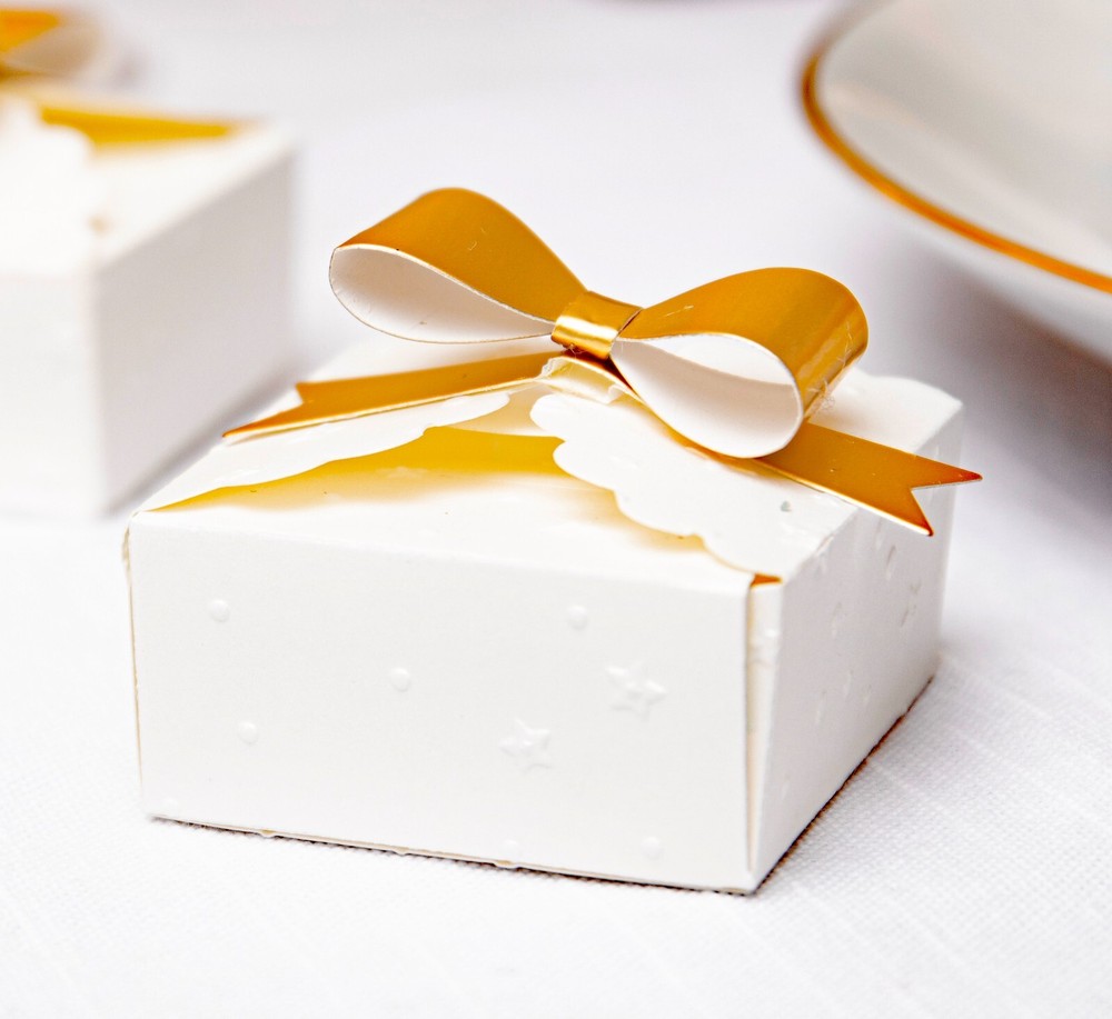 Sizzix Thinlits Treat Box 5pc set #666488 Retail $19.99 by Jennifer Ogborn