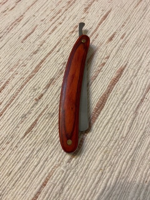 Straight Razor NEVER SHARPENED WELL BUILT /Great Buy