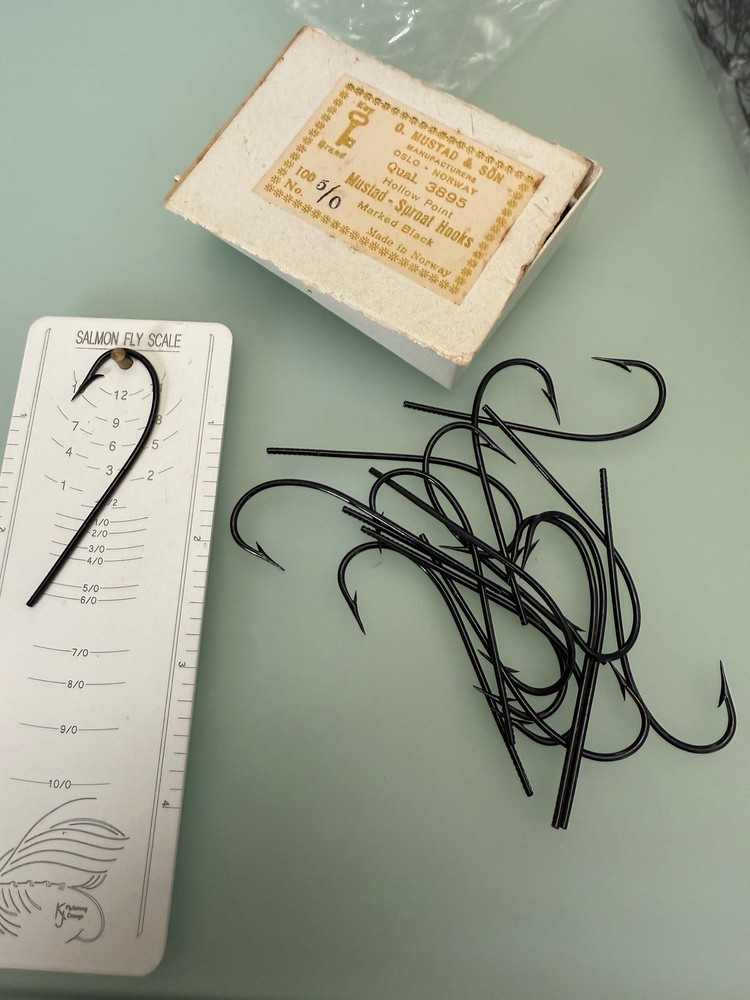 Vintage Mustad 3895 Blind eye hooks