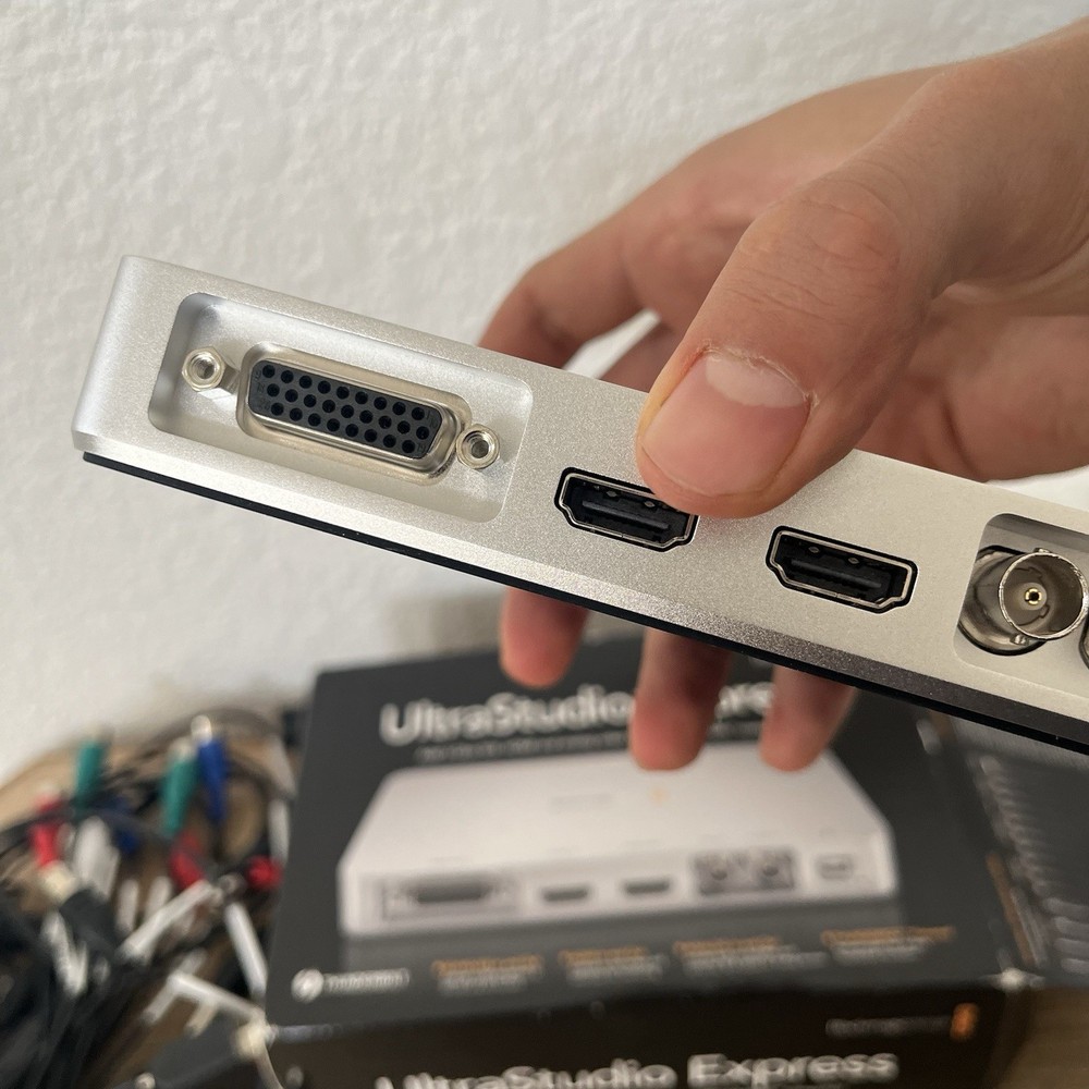 Blackmagic Design UltraStudio Express Thunderbolt Cables