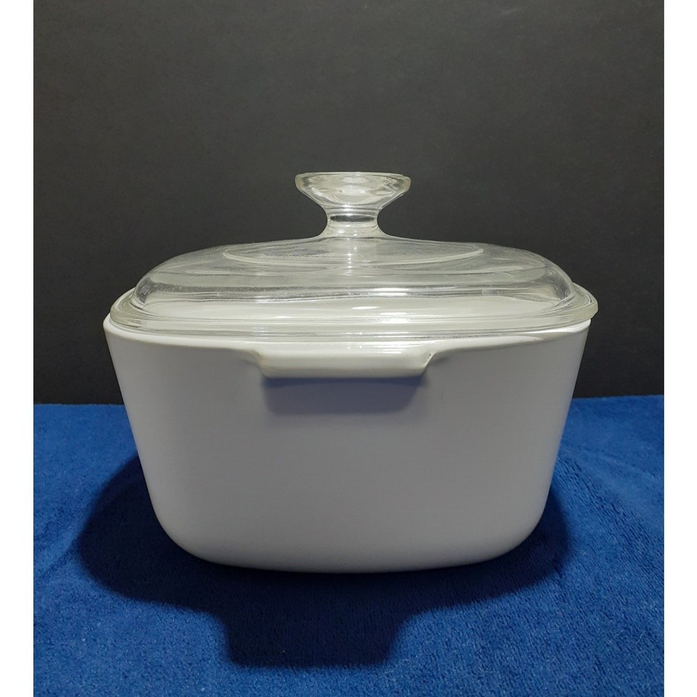 Corning Ware Cornflower Casserole Dish with Lid 1 3/4 Quart