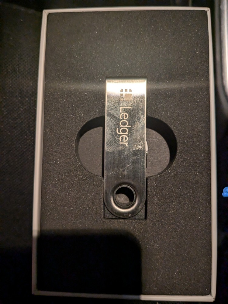 Ledger Nano S Cryptocurrency Hardware Wallet