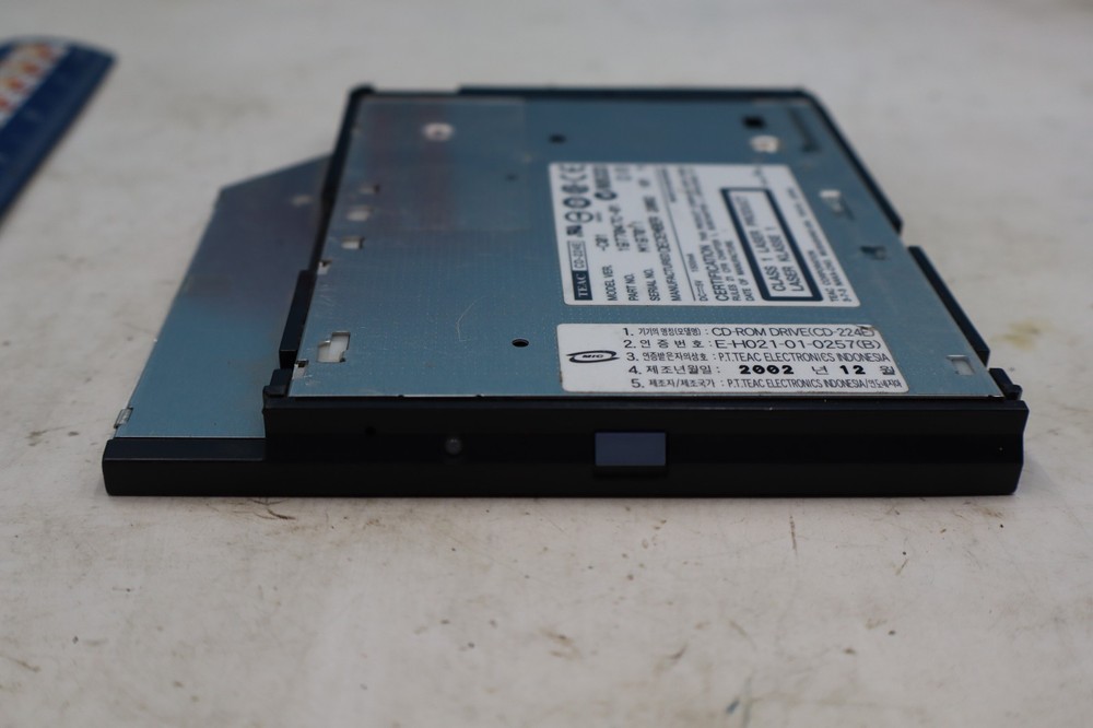 TEAC CD DVD drive CD-224E PN 27L3436 model -CO1