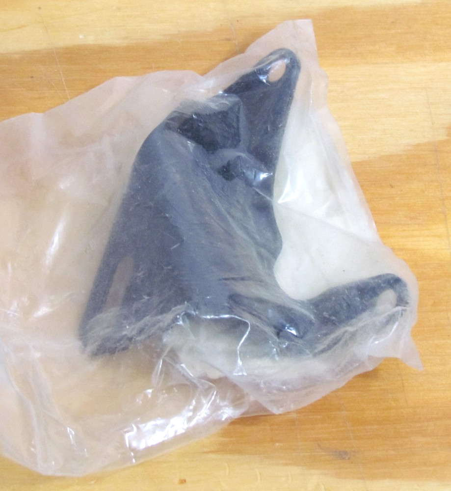 HARLEY-DAVIDSON BRACKET SUPPORT EXHAUST PIPE 65988-07A NOS