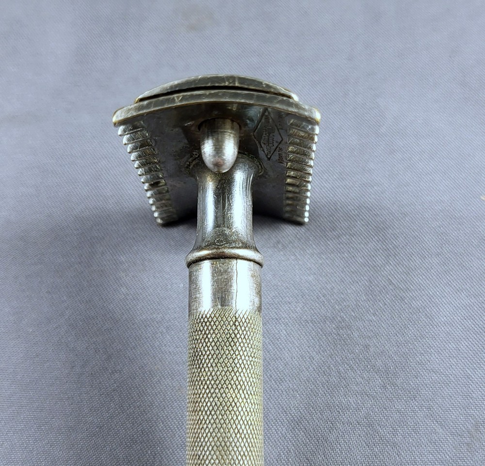 NIce Gillette Old Type - Single Ring - Razor - 1916 - Clean