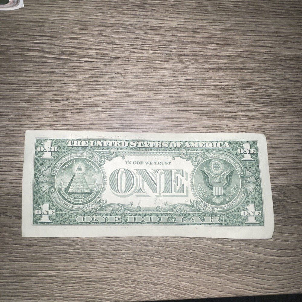 Misaligned Cut Error. 2017A $1 Dollar Bill Excellent Condition